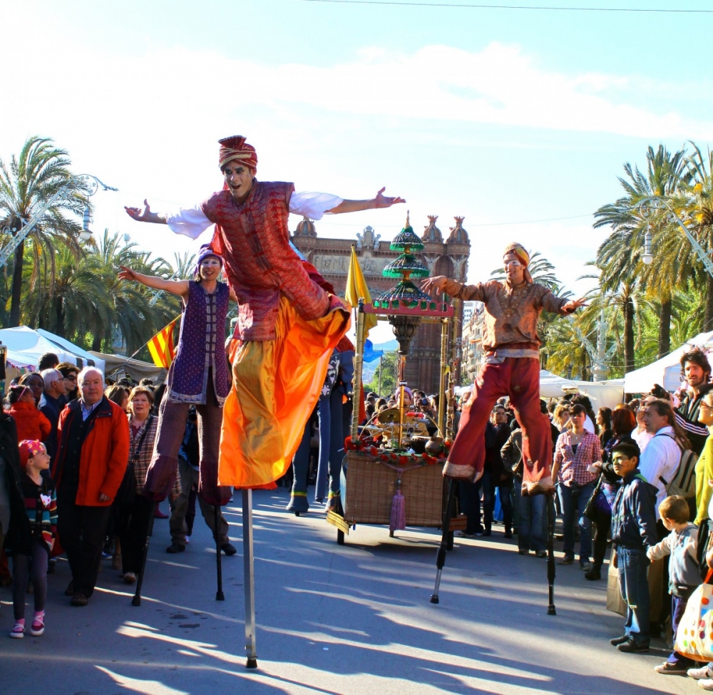 Barcelona-street-fair-stilt-walkers