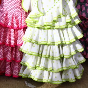 Feria-de-Abril-Sevilla-2012-traditional-clothing-skirts