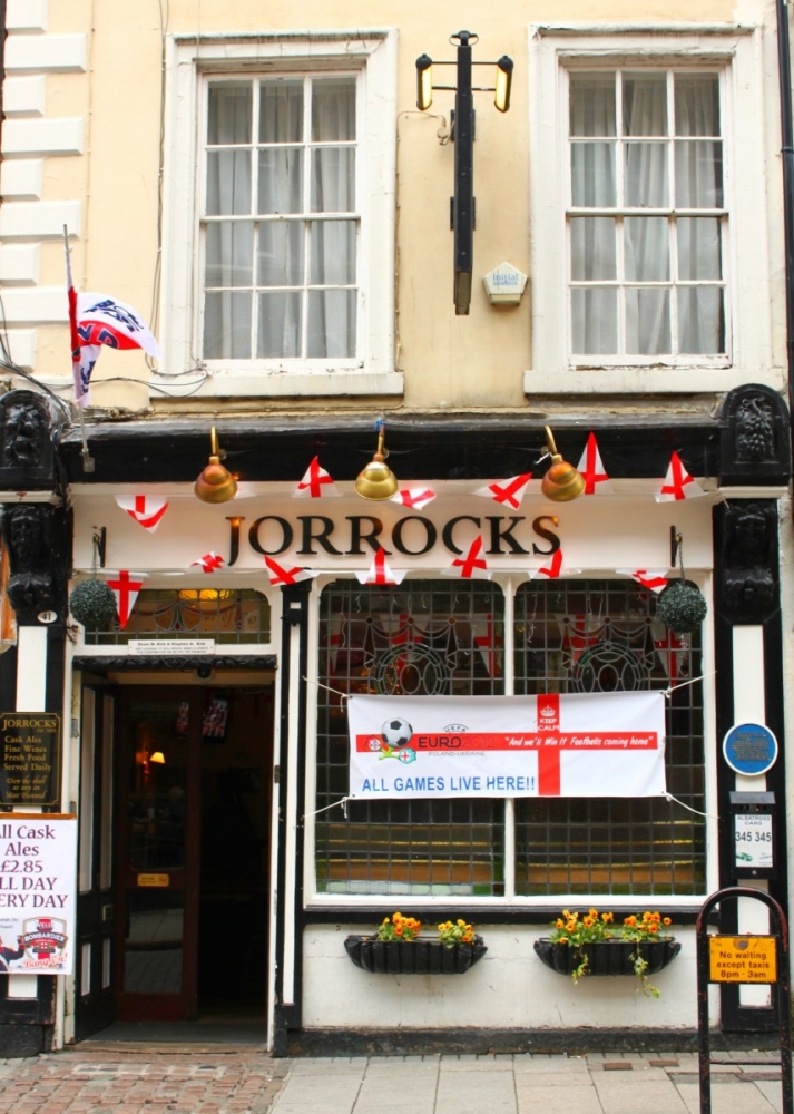 England-pub-Derby-streets-flags-2012
