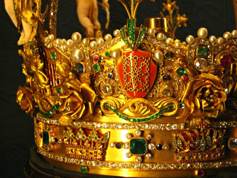 Spanish-royal-crown-Sevilla