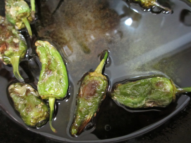 Spanish-food-tapas-recipes-peppers-pimientos-del-padron-homemade