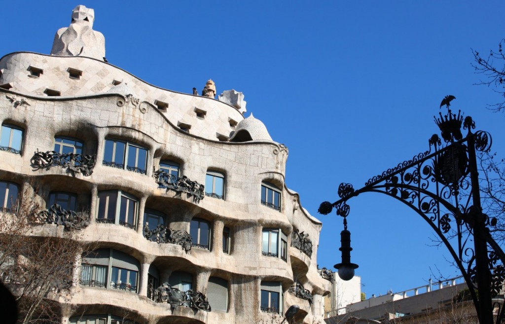 Barcelona-Pedrera-Passeig-de-Gracia-bat