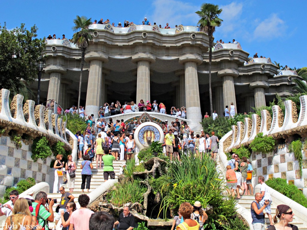 parc-guell-crowded