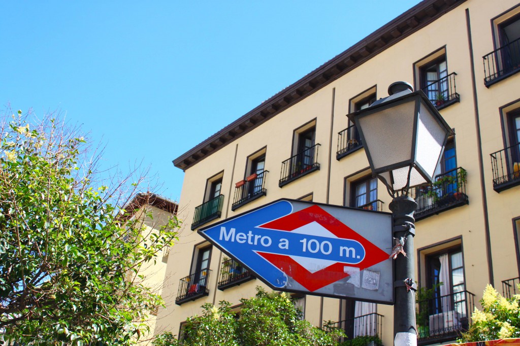 madrid-metro-signs