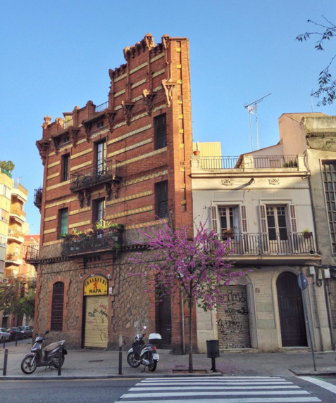 barcelona-apartment-building